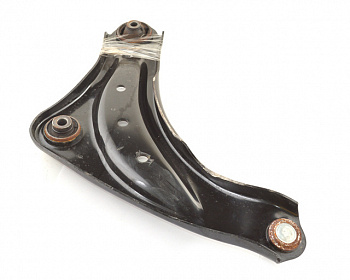 Рычаг правый передний Nissan Leaf 2018