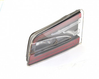 Фонарь крышки багажника правый TESLA MODEL S, SR