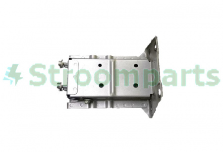 Кронштейн усилителя переднего бампера правый Nissan Leaf 2018