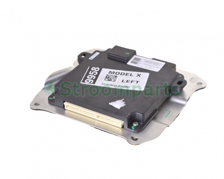 Блок контроля передней левой двери TESLA MODEL X 1037222-00-F / 1037222-00-E