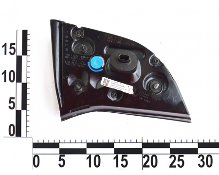 Фонарь задний правый внутренний в крышку багажника TESLA MODEL 3