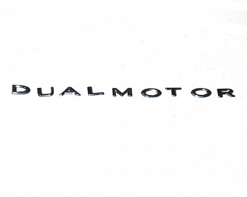 Эмблема крышки багажника DUAL MOTOR TESLA MODEL 3 147457200A Эмблема крышки багажника DUAL MOTOR TESLA MODEL 3 147457200A