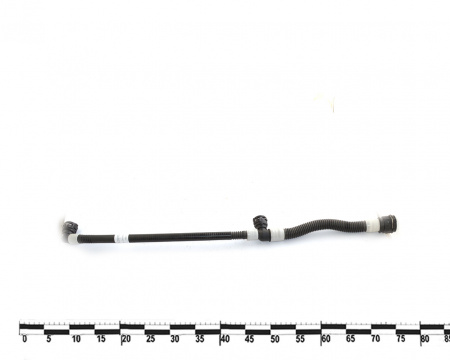 Патрубок трубопровода батарей передний правый TESLA MODEL 3