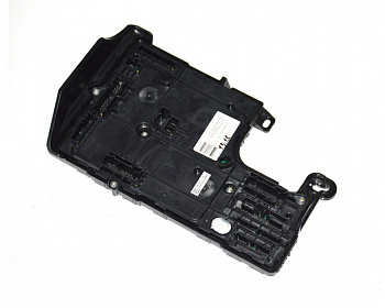 Контроллер низковольтный передний правый (2021г)  TESLA MODEL 3 1567454-00-B