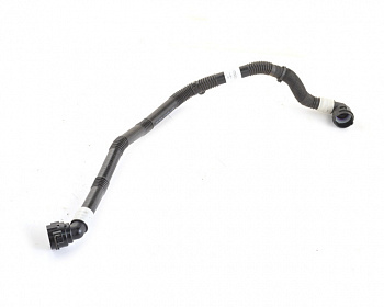 Патрубок трубопровода от радиатора TESLA MODEL 3