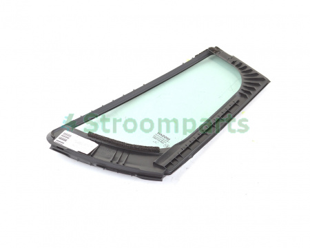 Стекло двери треугольник зад прав Nissan Leaf 2018