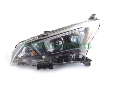 Фара передняя левая NISSAN LEAF 2018 HALOGEN