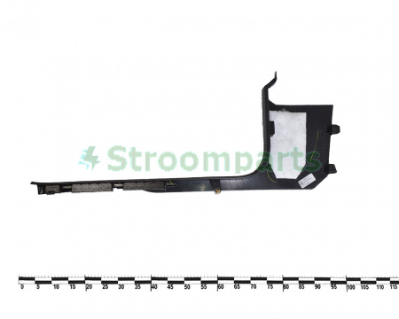 Накладка проема передней двери нижняя правая TESLA MODEL 3