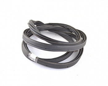 Уплотнитель проема багажника Nissan Leaf 2018