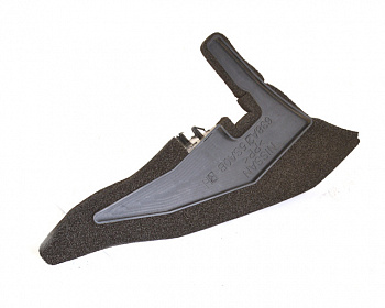 Верхний изолятор переднего крыла правый Nissan Leaf 2018