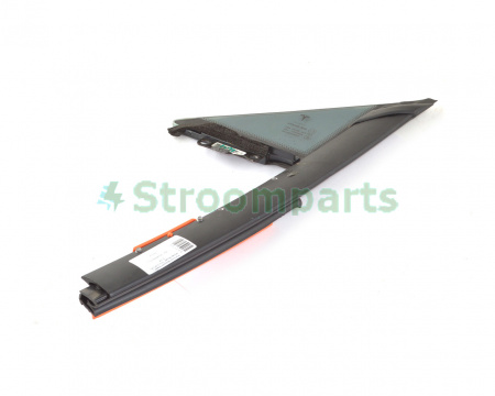 Форточка передняя правая (с направляющей) TESLA MODEL S, SR