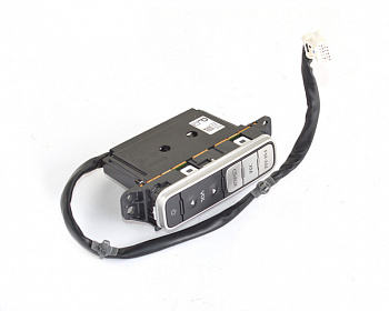 Кнопки управления магнитолой Nissan Leaf SV