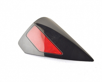 Светоотражающий элемент заднего правого фонаря (катафот) TESLA MODEL 3