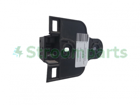 Кронштейн крепления грязезащитного щитка лев. SMART EV  451.390