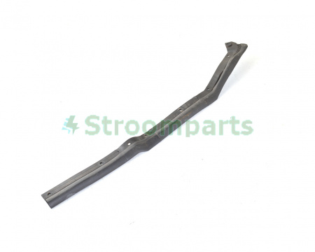 Уплотнитель капота справа NISSAN LEAF 2018