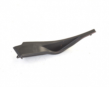 Накладка между крылом и лобовым стеклом правая NISSAN LEAF 2018